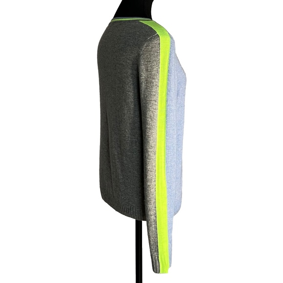 Wool & Cashmere V-Neck Sweater - Picture 5 of 8